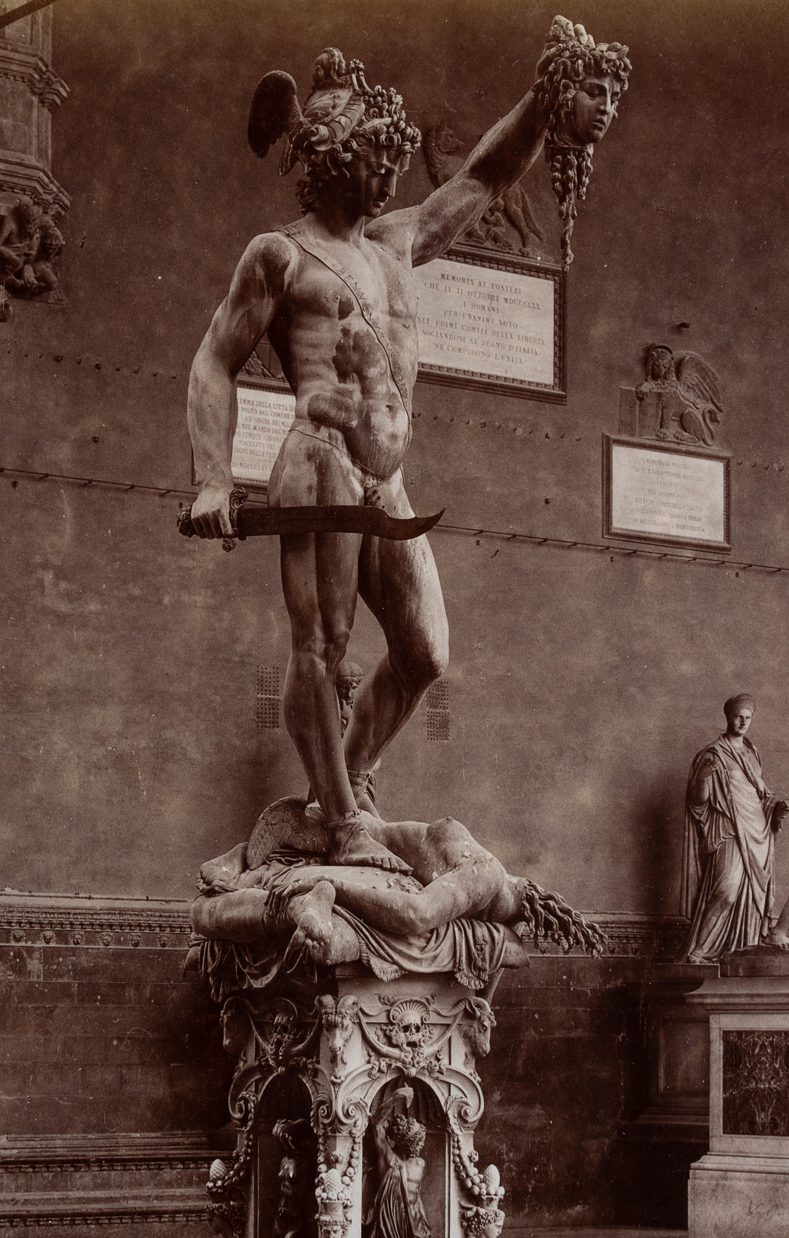 Perseus des Cellini, Loggia dei Lanzi, Florenz