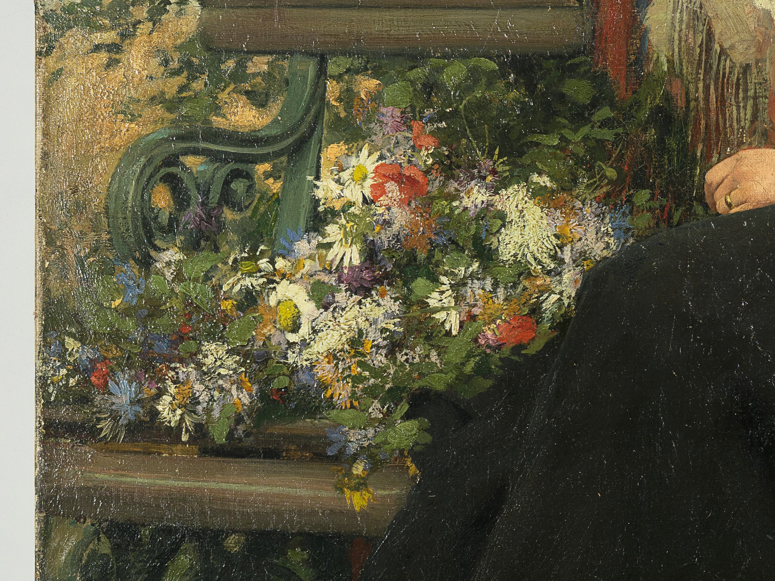 Dame auf Gartenbank