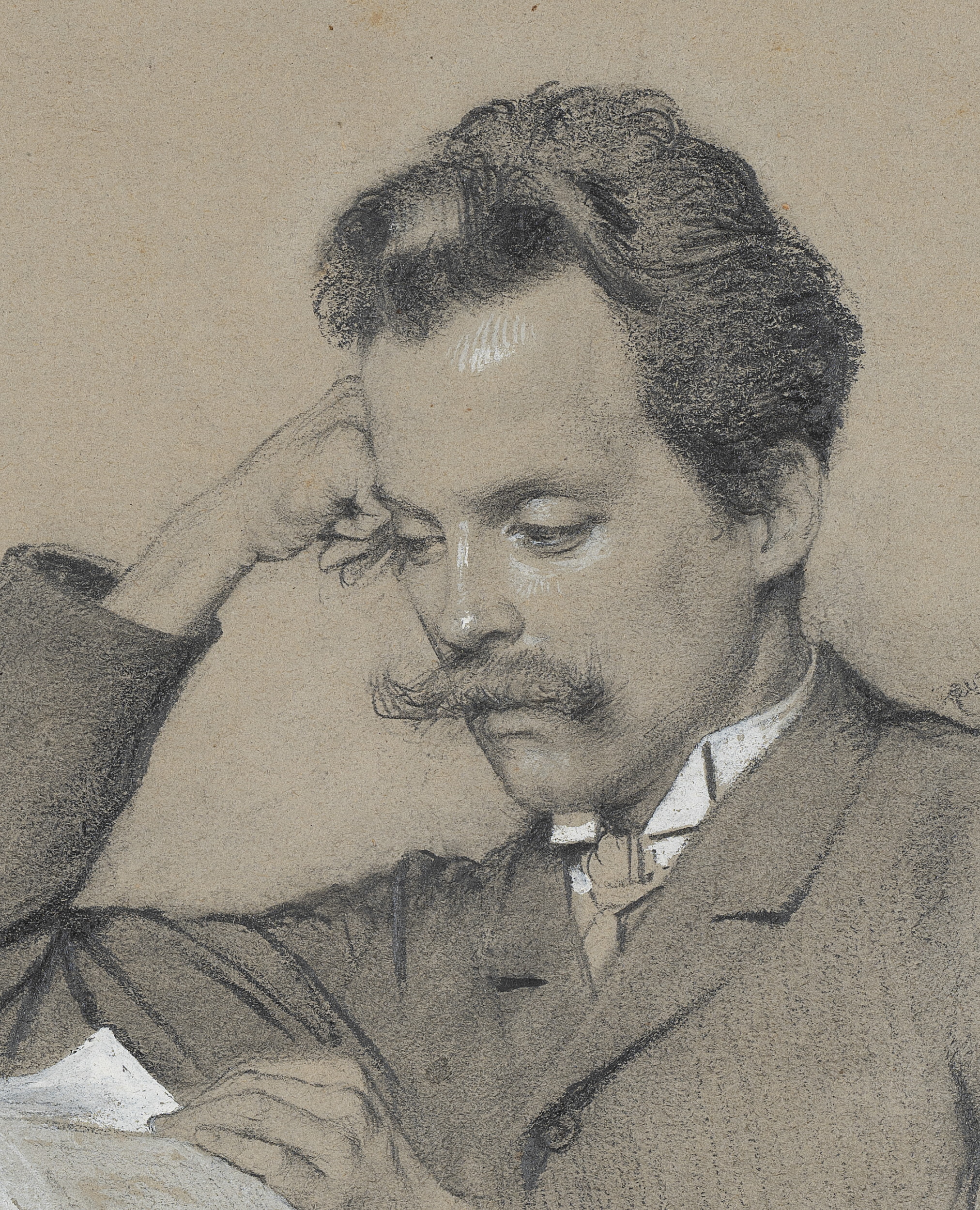 Portrait eines Mannes, sitzend am Tisch