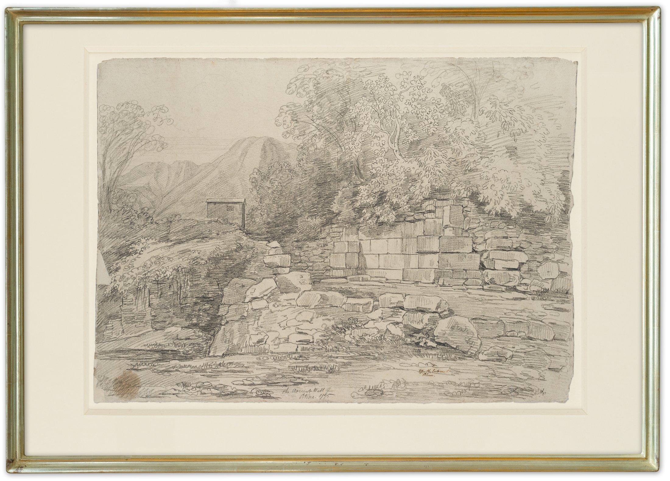 Ruinen der alten Stadtmauer von Atina