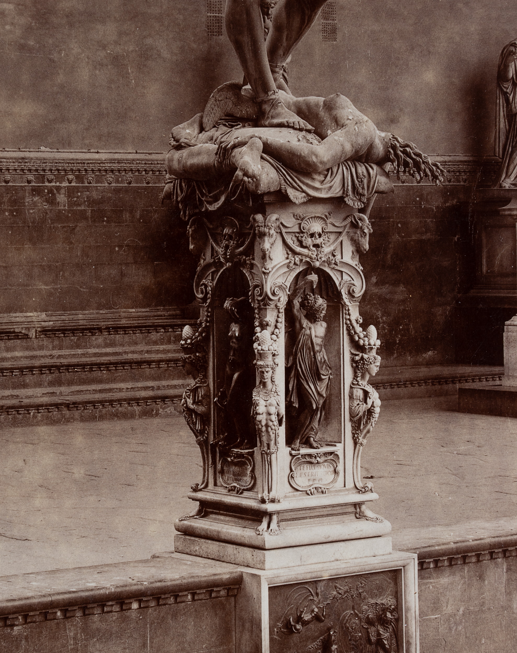 Perseus des Cellini, Loggia dei Lanzi, Florenz
