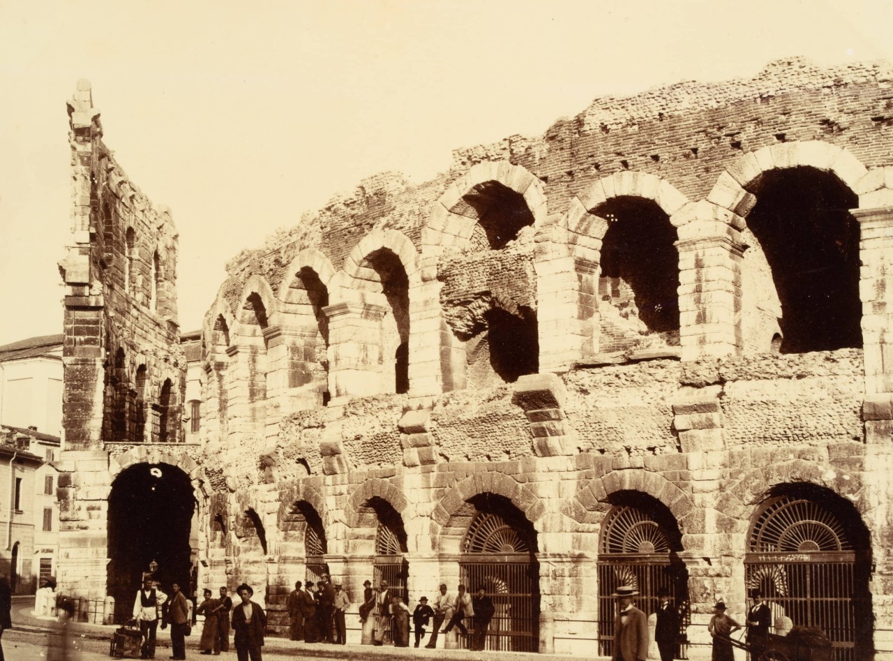 Mauern der Arena von Verona