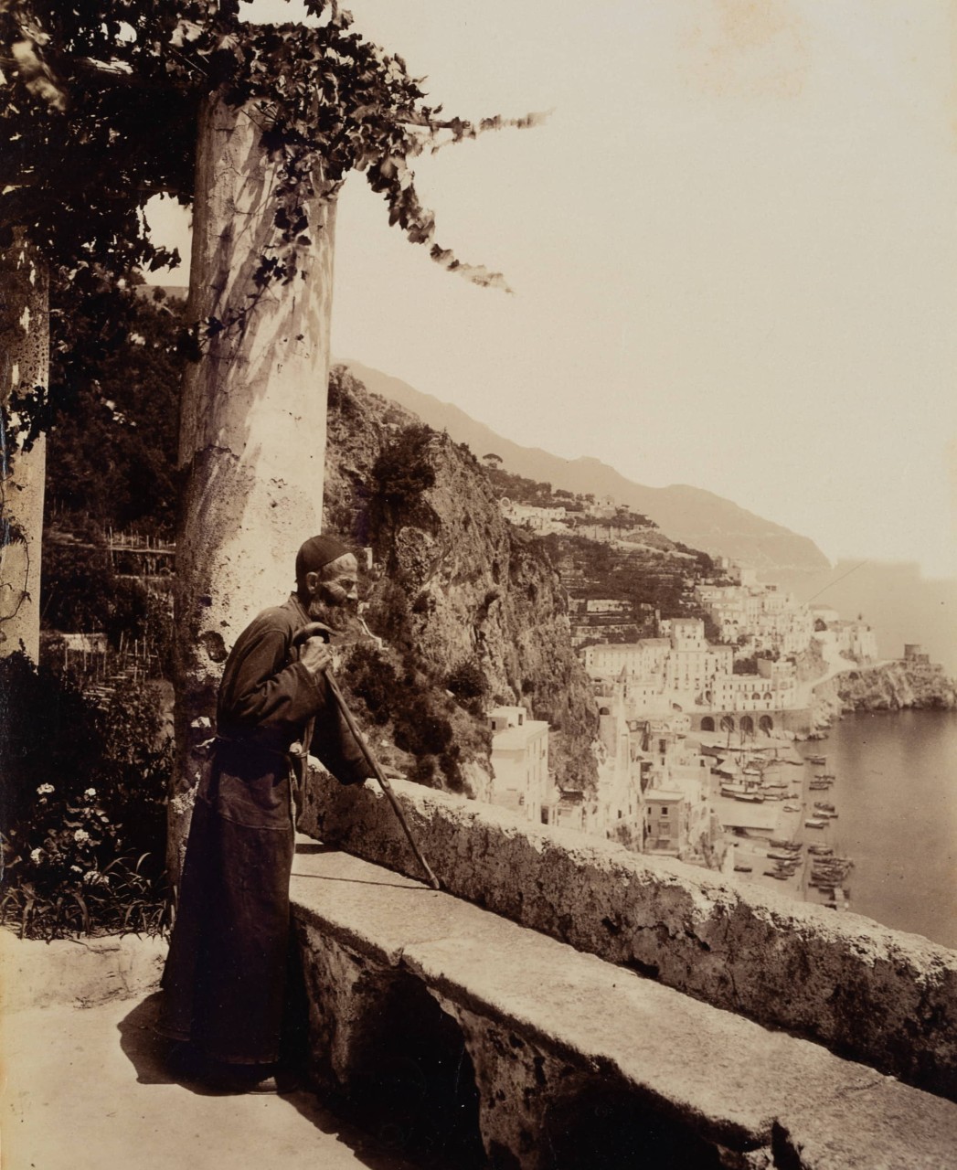 Panoramablick über Amalfi Küste mit Mönch