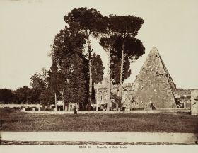 Ansicht der Cestius-Pyramide in Rom