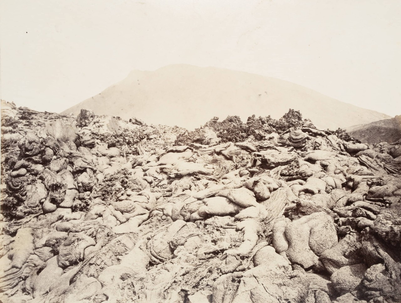 Bergspitze mit Lava des Vesuvs