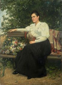 Dame auf Gartenbank